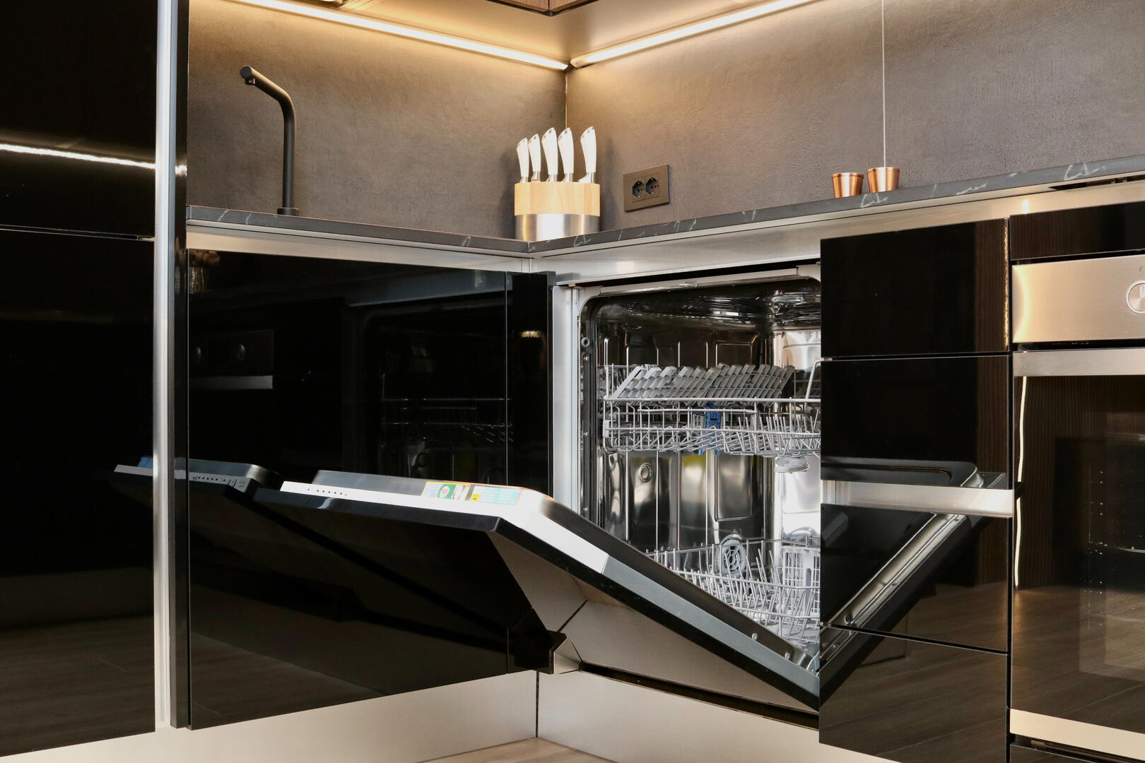 Fully equipped kitchen with all appliances