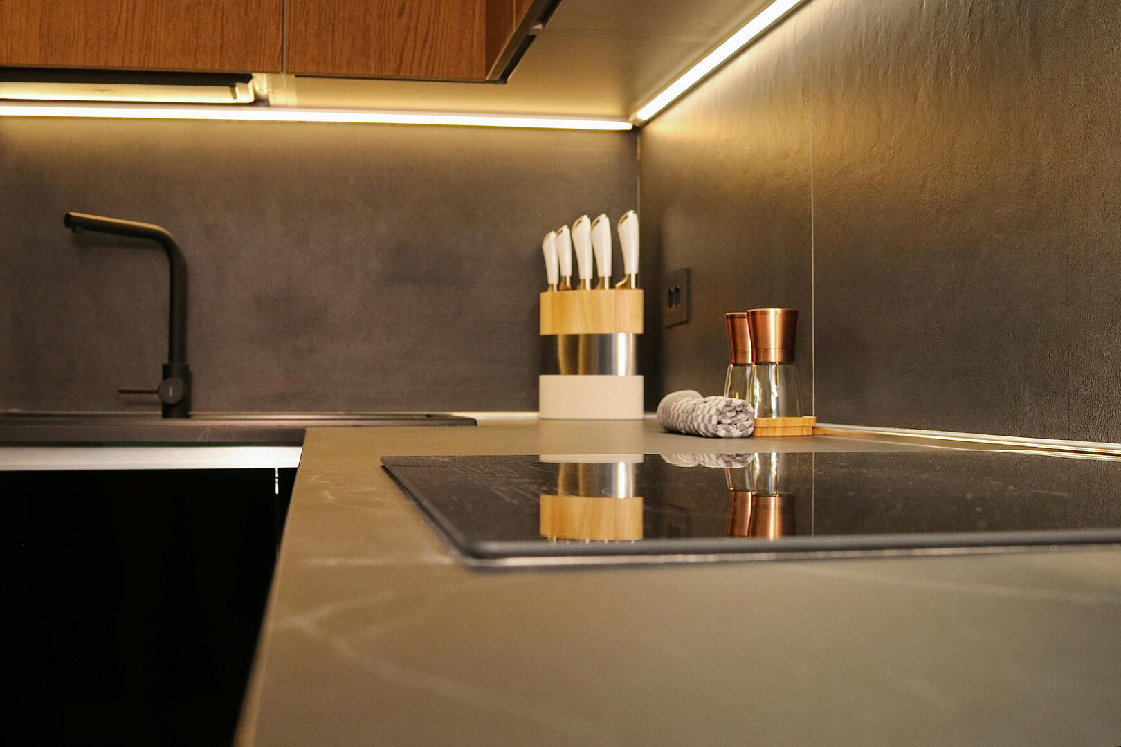 Beautiful finishes in the Kitchen, complete with all amenities